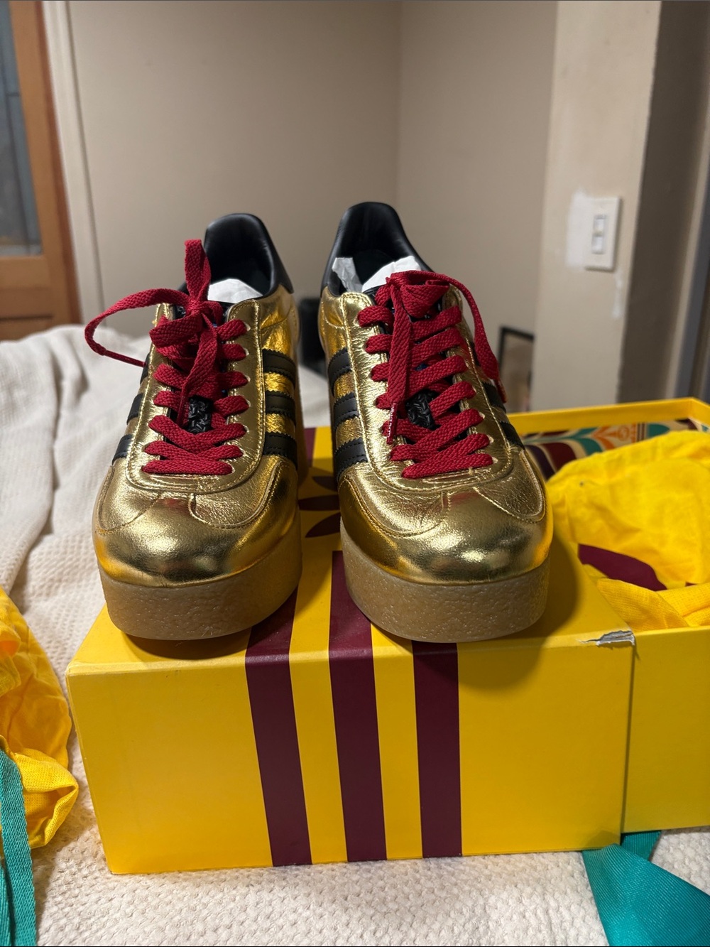Gucci Metallic Gold Platform Sneakers with Red Laces - Picture 5 of 5